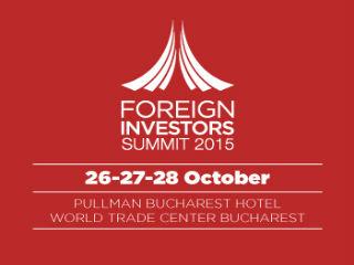  Each day includes a session of general debate and panel discussions focused on topics specific to each industry.